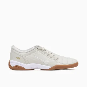 Nike Women's Total 90